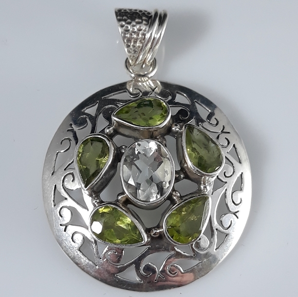 Rock Quartz and Peridot Pendant - Picture 4 of 5